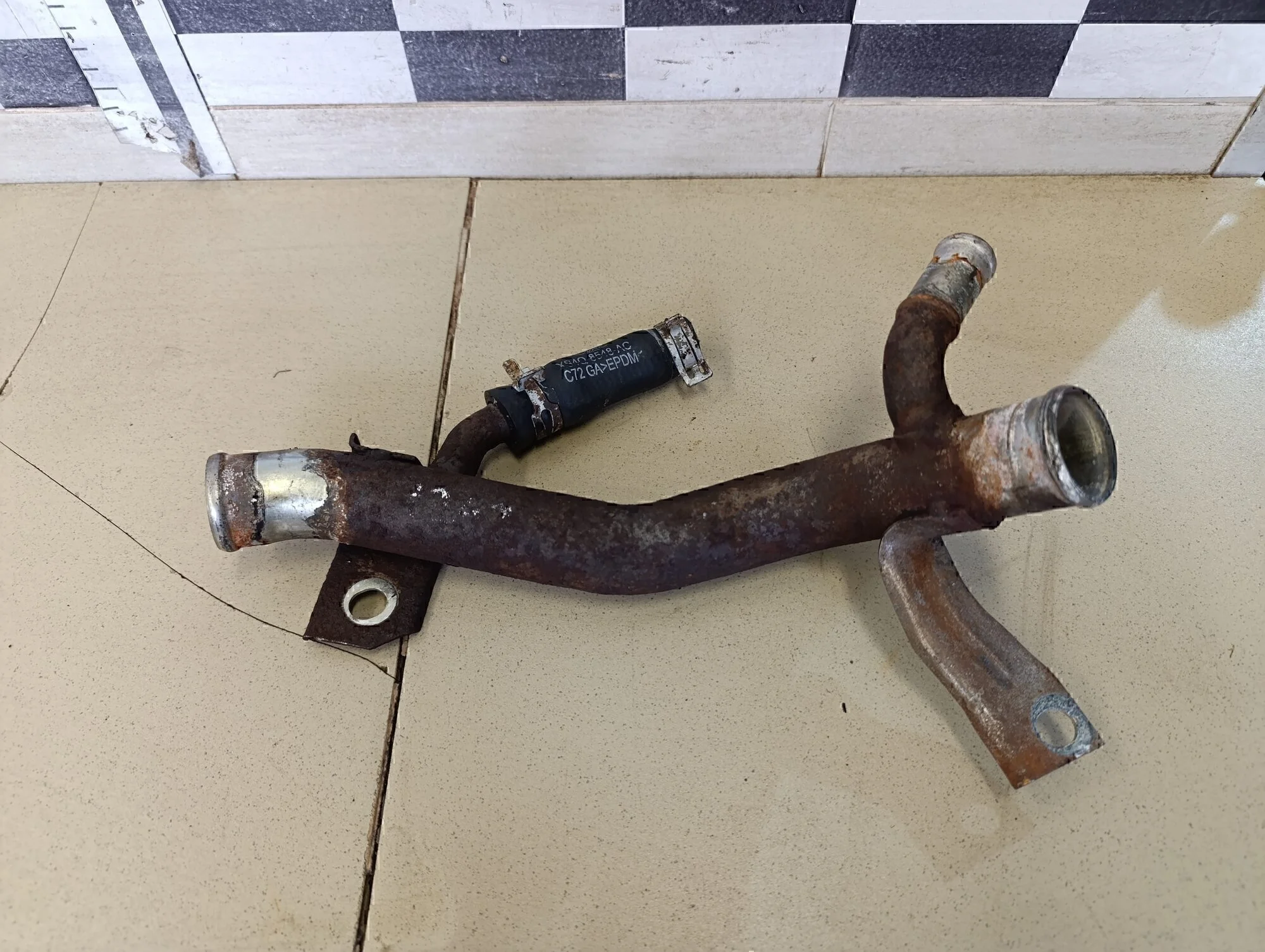 Трубка охлажд. жидкости металлическая Focus II 2005-2008