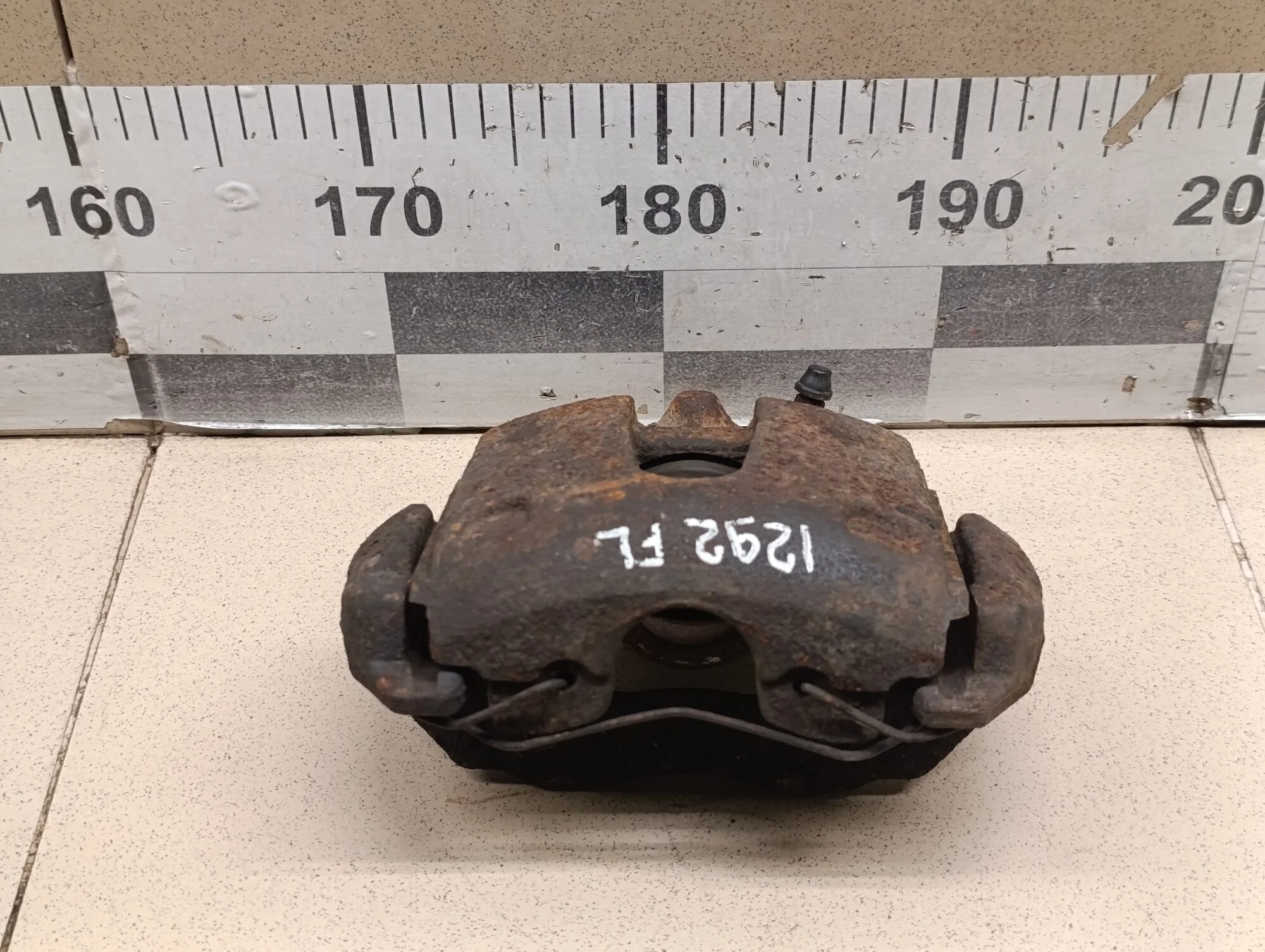 Суппорт передний левый Transit/Tourneo Connect 2002-2013