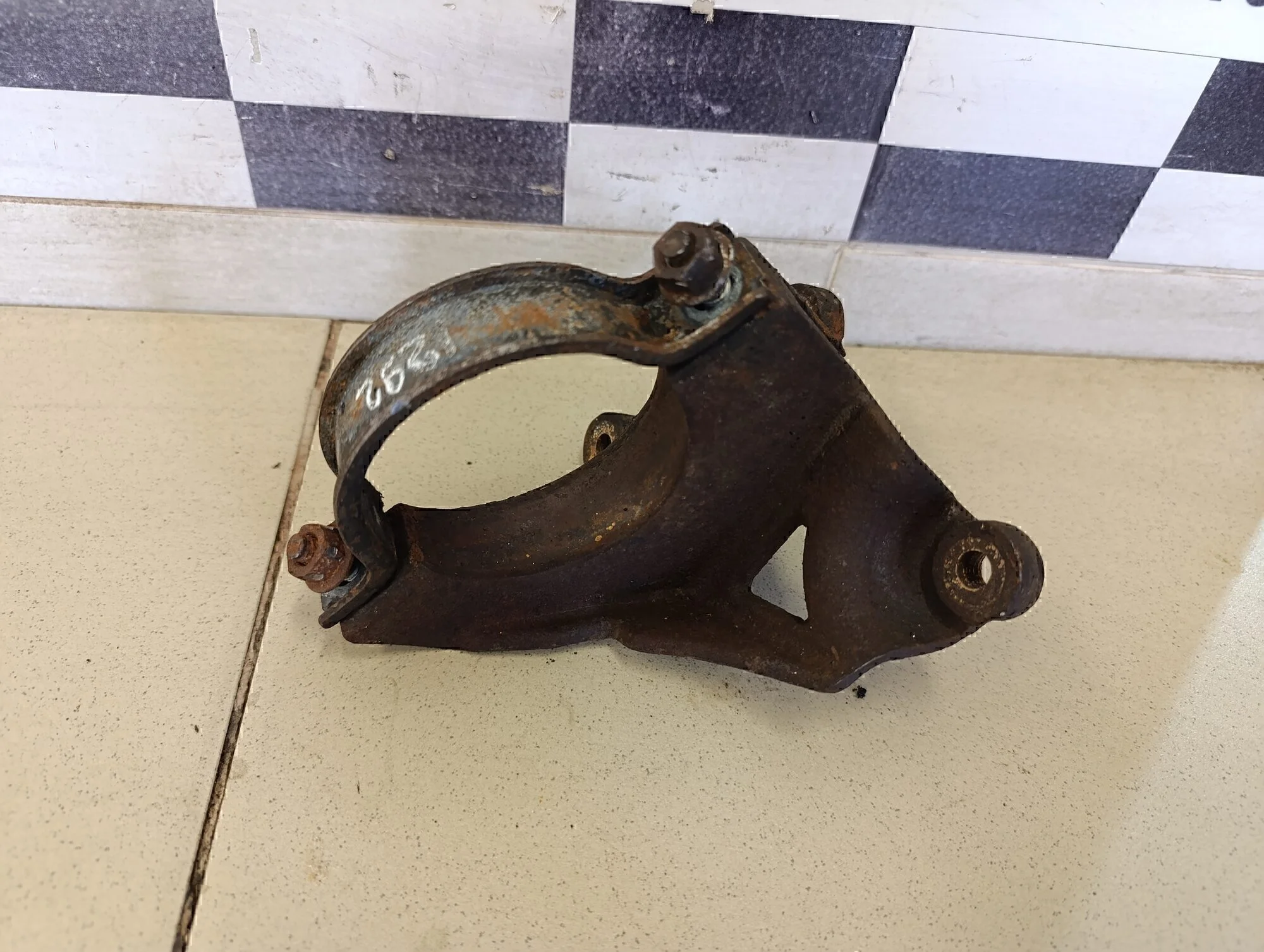 Кронштейн промежуточного вала Focus II 2005-2008