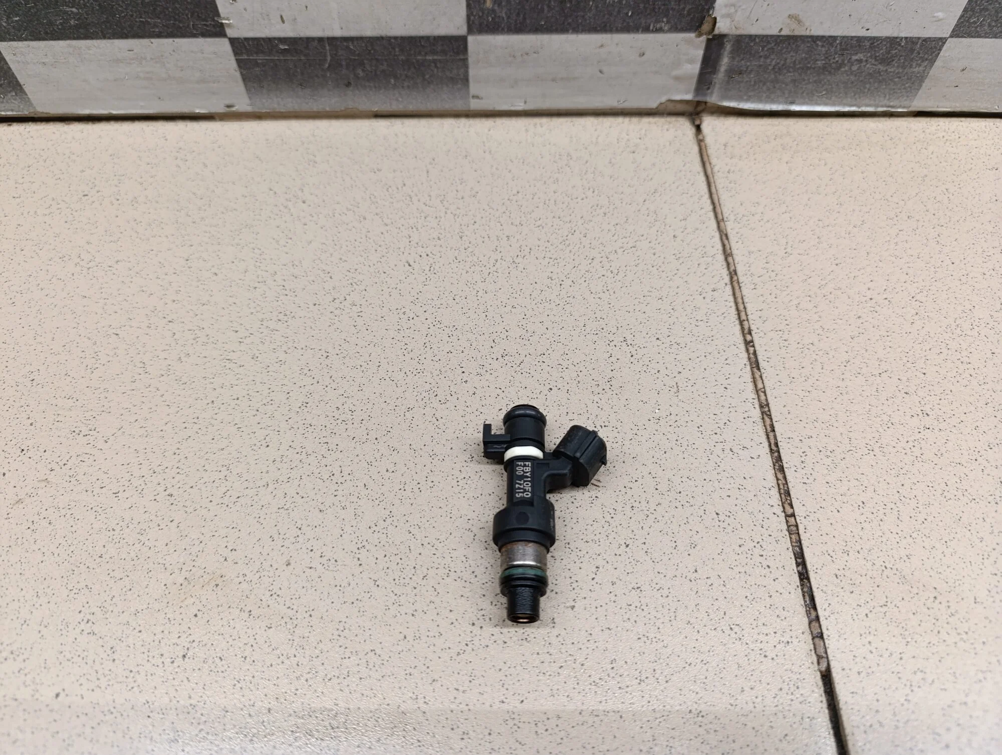 Форсунка инжекторная электрическая Almera Classic (B10) 2006-2013