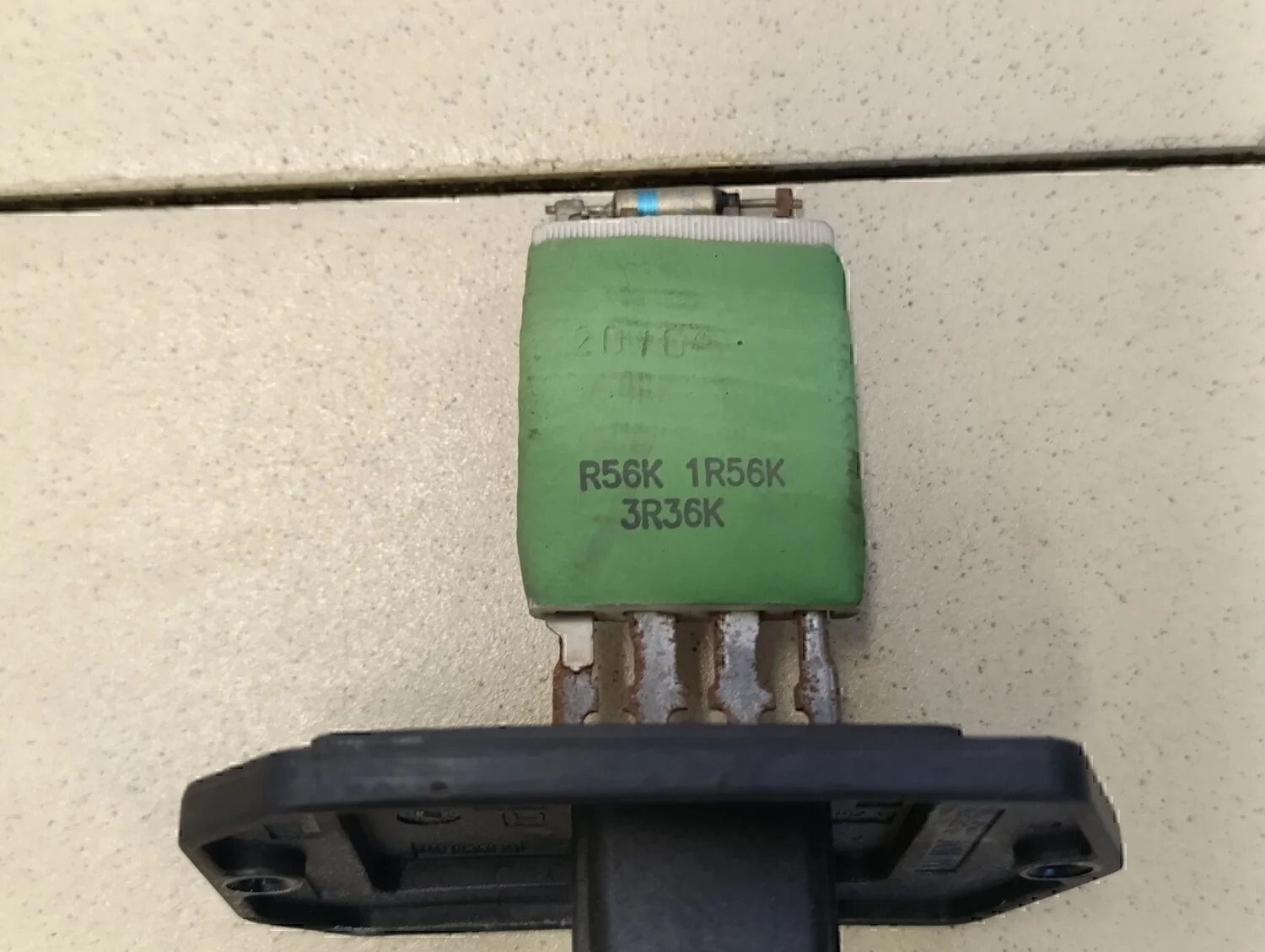 Резистор отопителя Avensis II 2003-2008