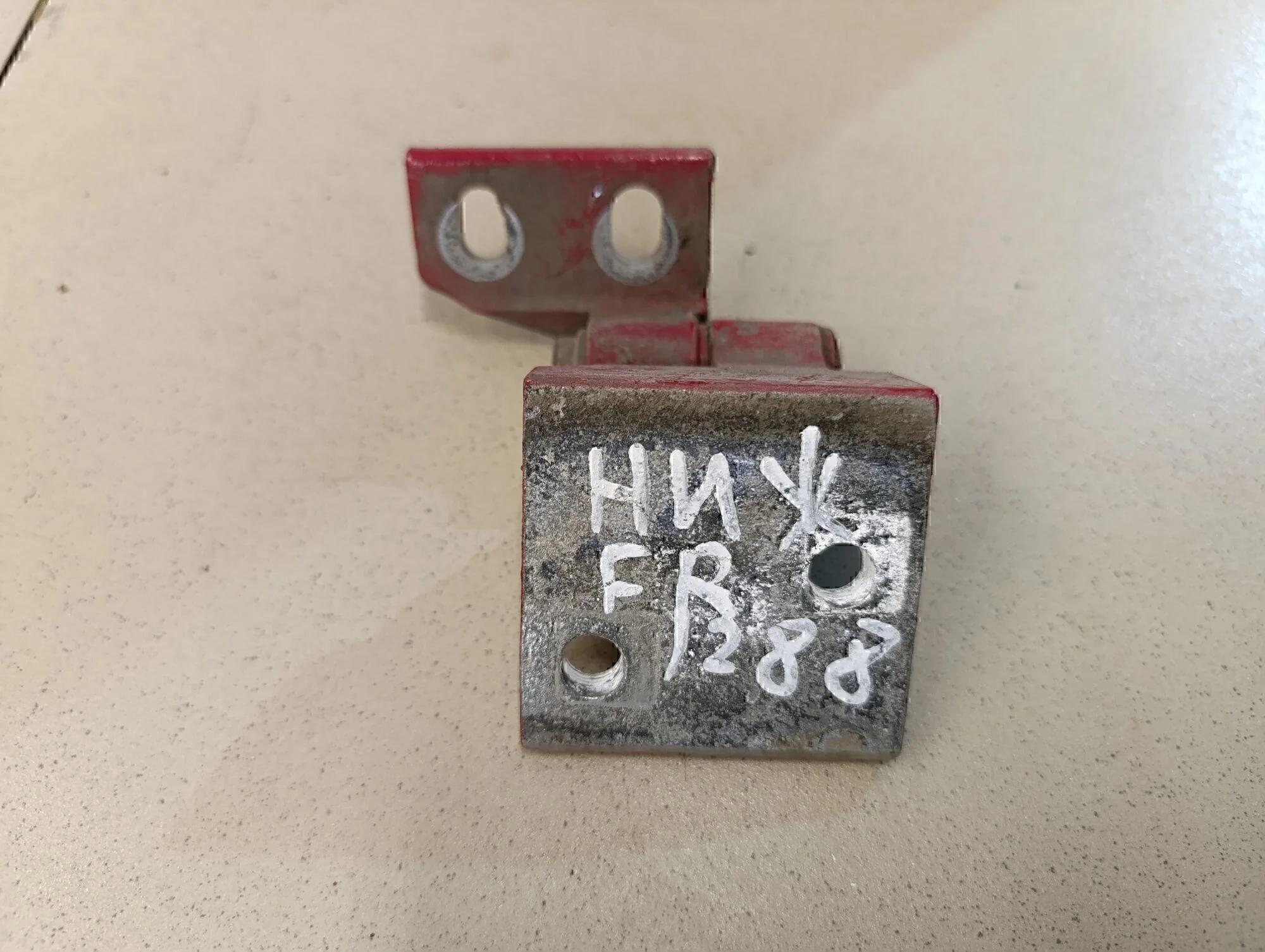 Петля двери передней правой нижняя Berlingo 1996-2002