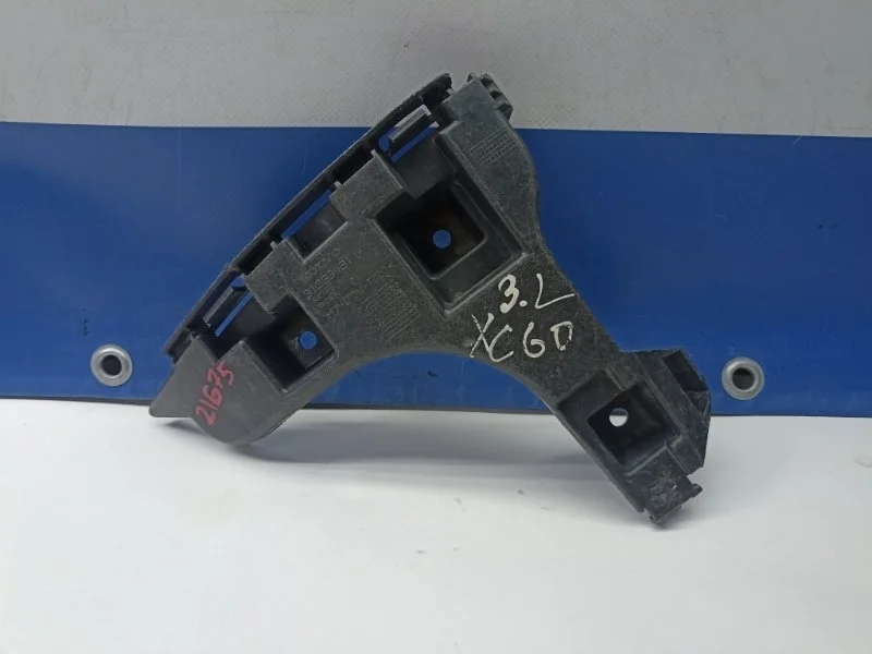 Кронштейн бампера Volvo XC60 31383481, задний левый