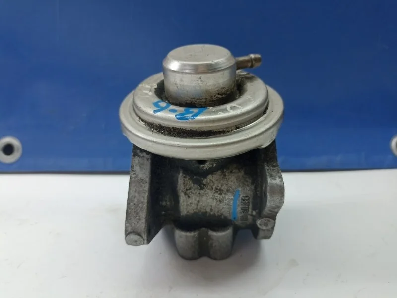 Клапан ЕГР Volkswagen Passat 2008 038129637D B6 2.0D BKP