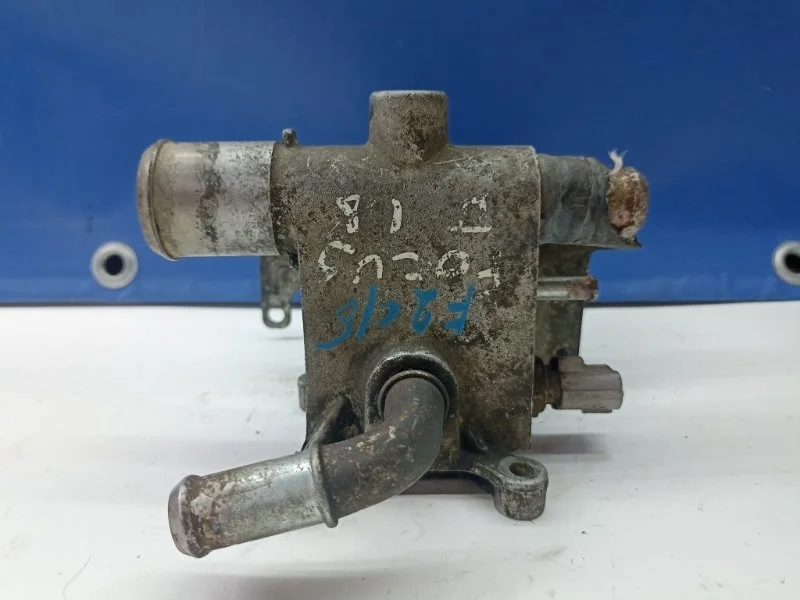 Фланец системы охлаждения Ford Focus 2 2008 1360282 1.8 QQDB