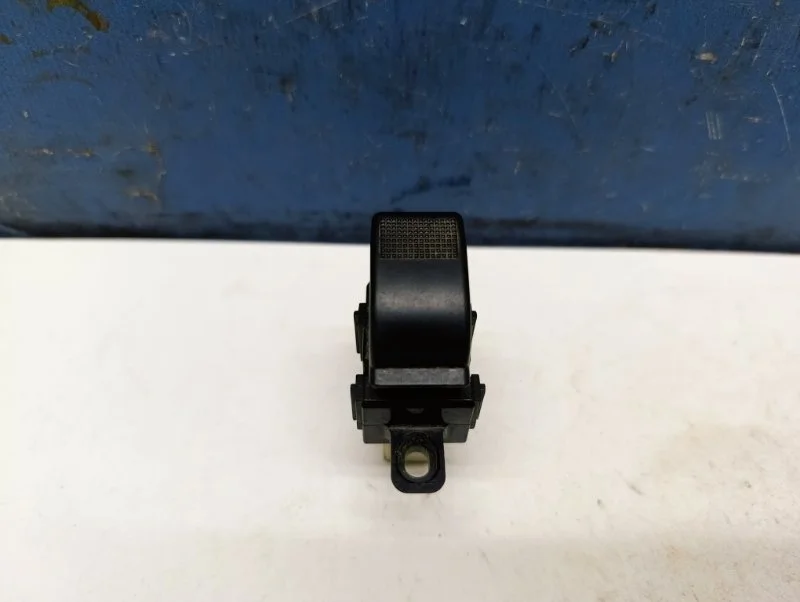 Кнопка стеклоподъемника Mazda 6 GE4T66370A GG, задняя левая