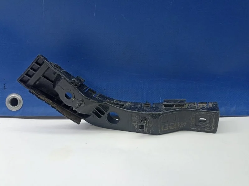 Кронштейн бампера Hyundai i30 2010 865142R000 FD, передний левый