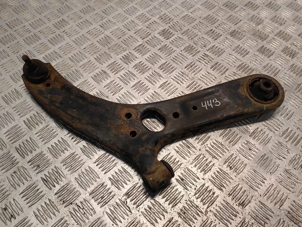 Рычаг передний правый Hyundai Solaris 1