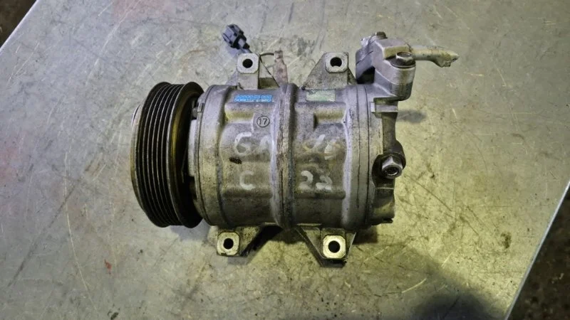 Компрессор кондиционера Nissan Serena 2004 C24