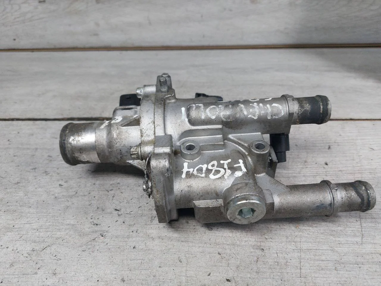 корпус термостата Chevrolet Cruze J300