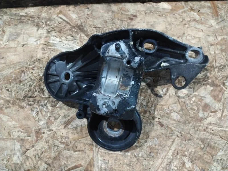 Кронштейн опоры двигателя Audi A6 2006 4F5