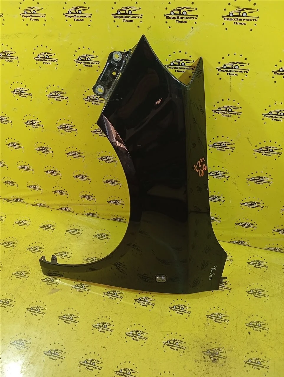 Крыло Skoda Fabia 2 5J0821021A 5J, переднее левое