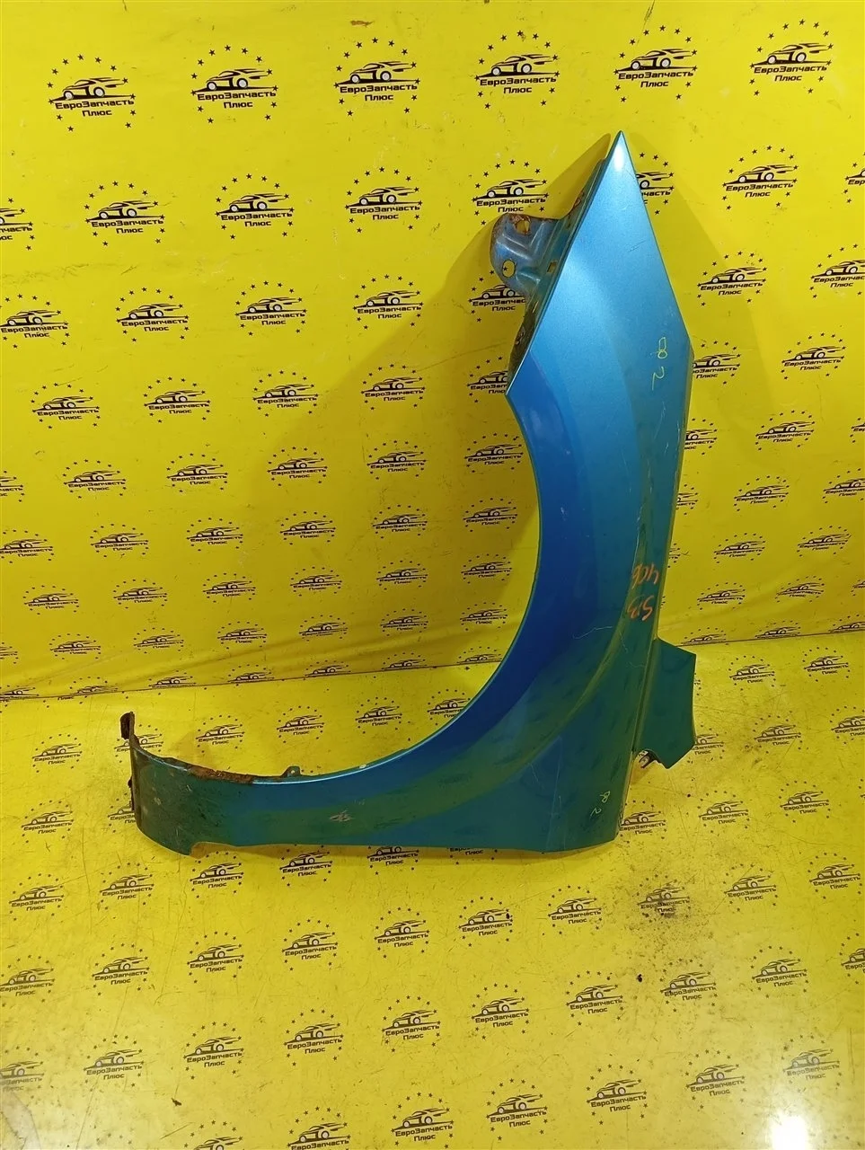 Крыло дефект Ford Focus 2 1521597, переднее левое