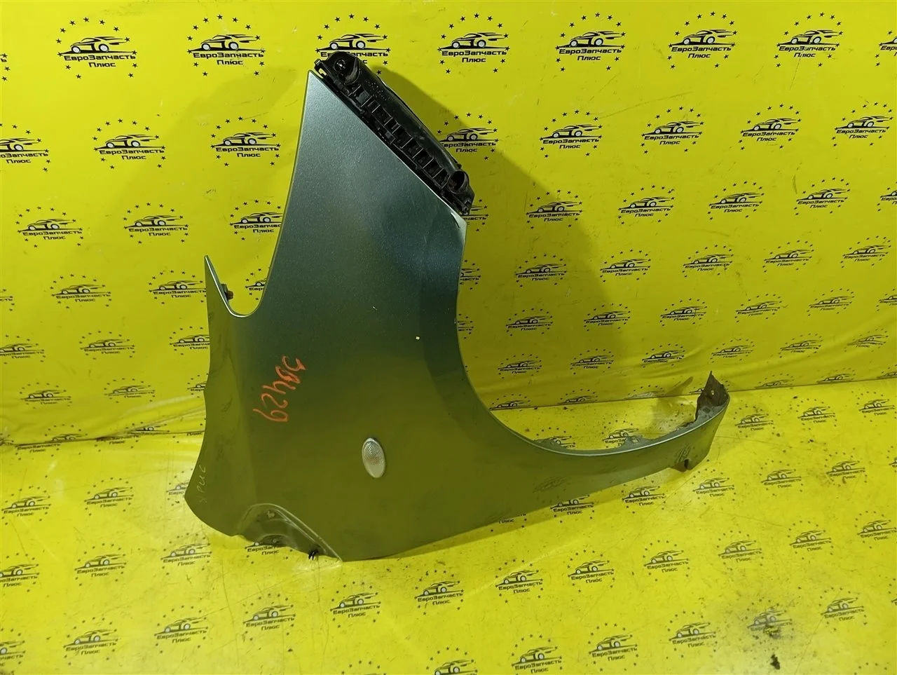 Крыло Toyota Yaris 5381152210 2, переднее правое