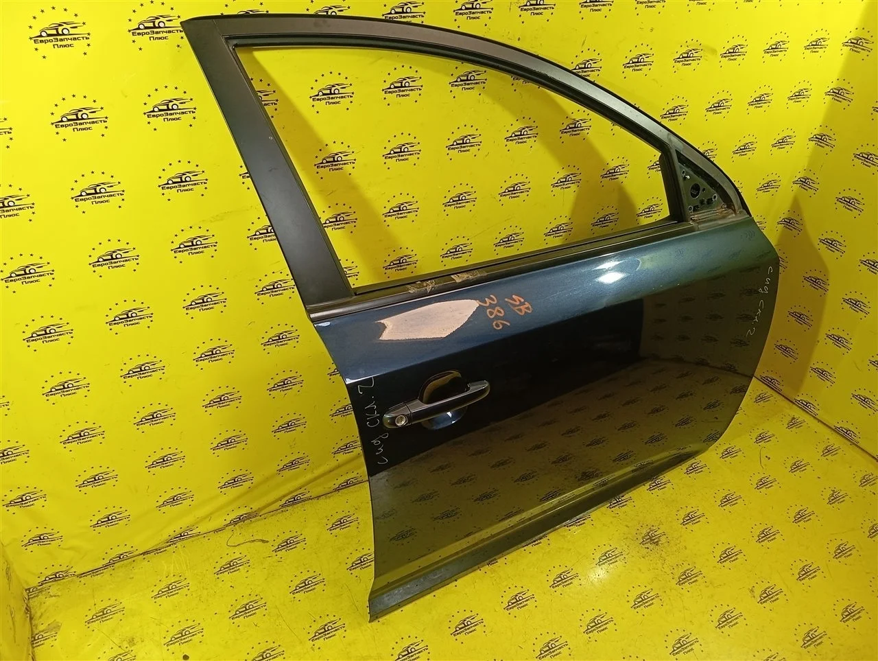 Дверь Kia Ceed 2 76004A2000 JD, передняя правая