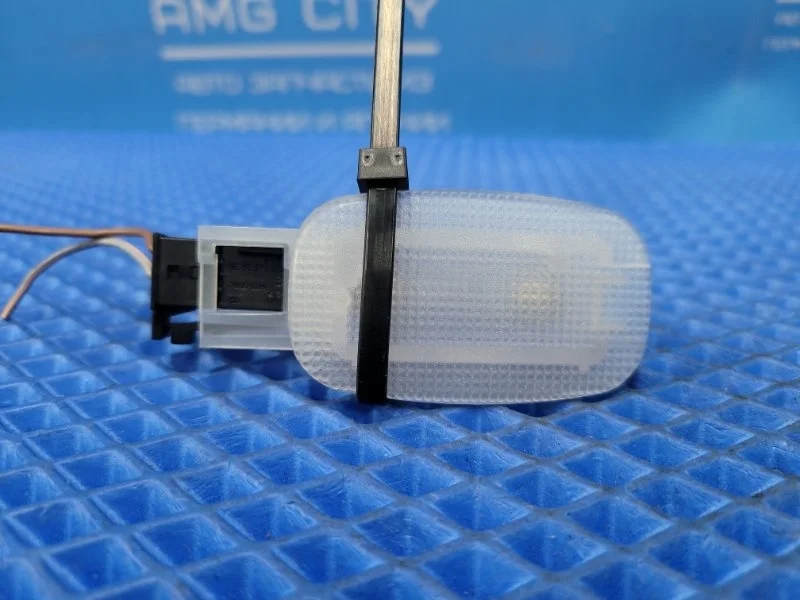 Плафон подсветки салона Mercedes-Benz E-class W211