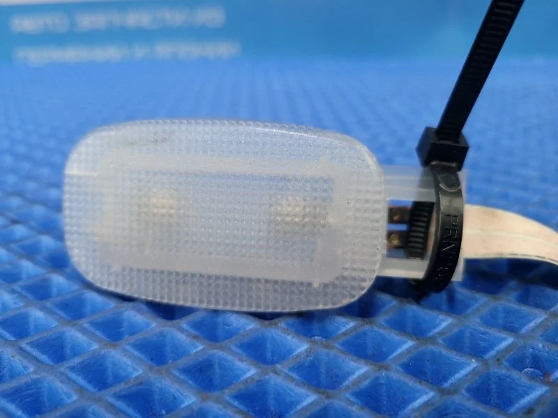 Плафон подсветки салона Mercedes-Benz E-class W211