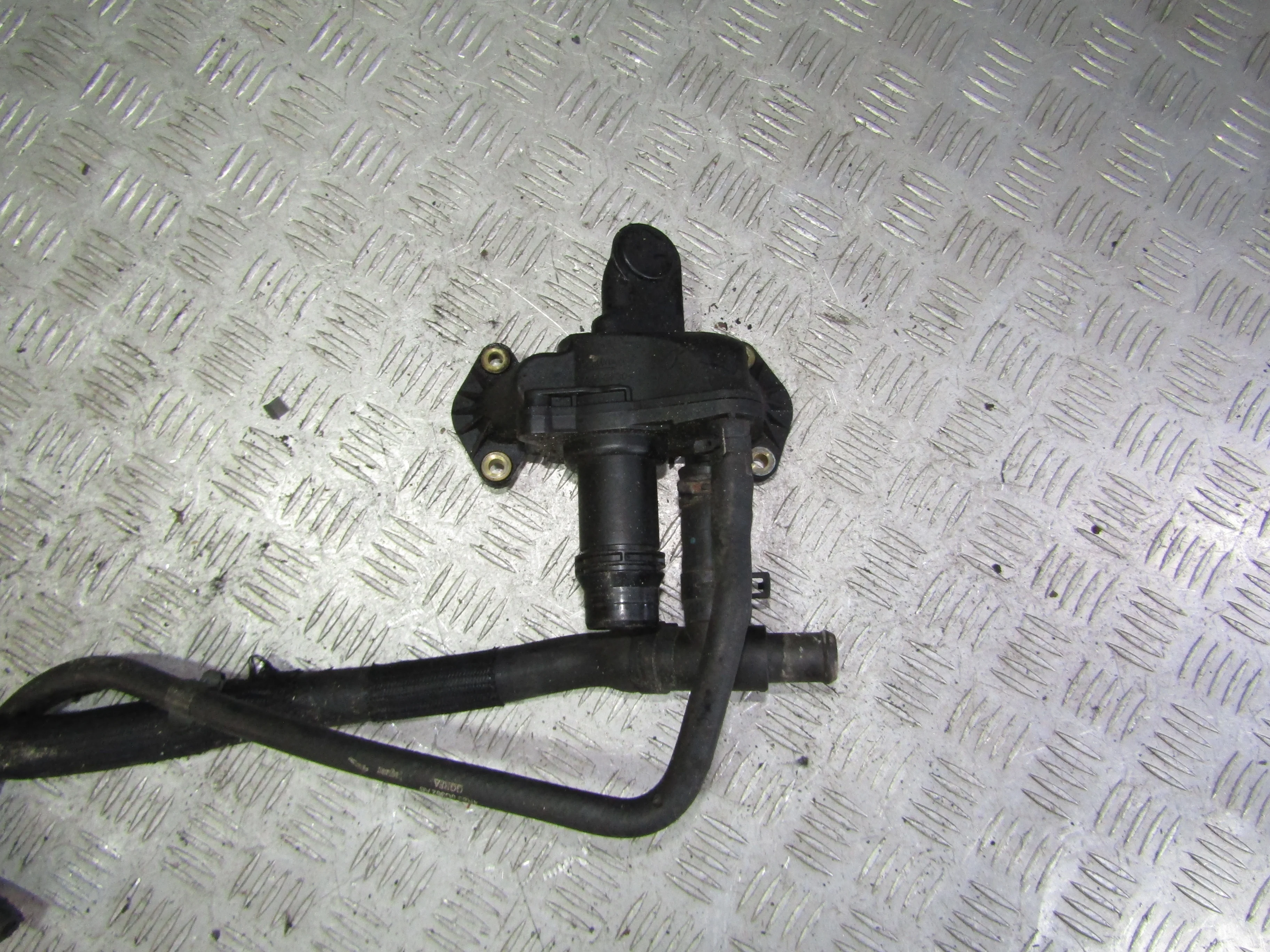 Патрубок радиатора (тройник) JAGUAR XF I (2007—20