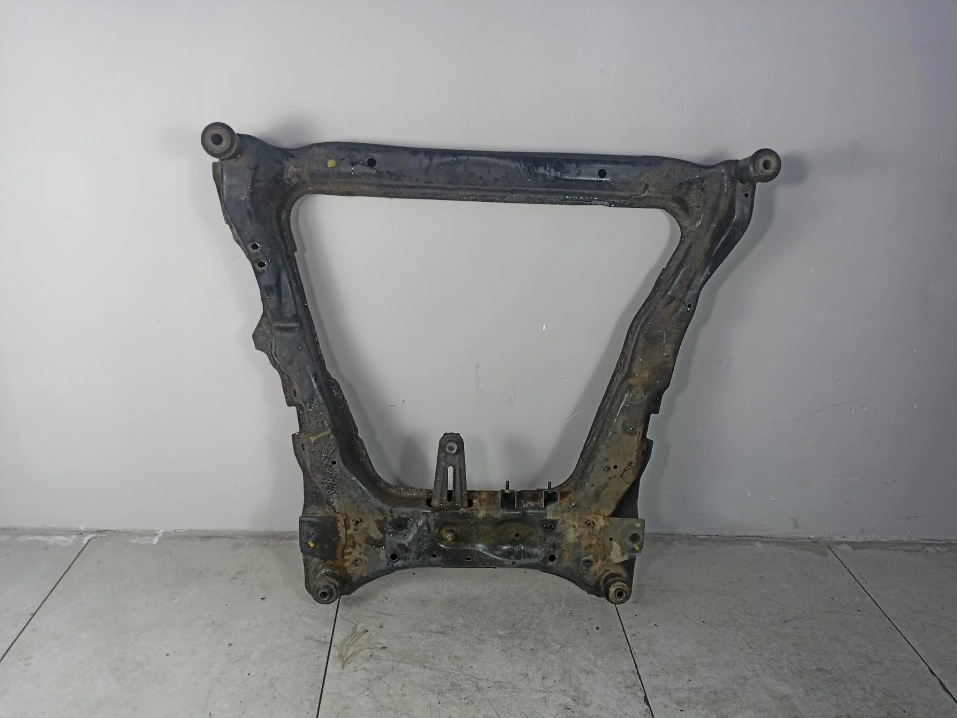 Передняя балка (подрамник) Nissan X-Trail