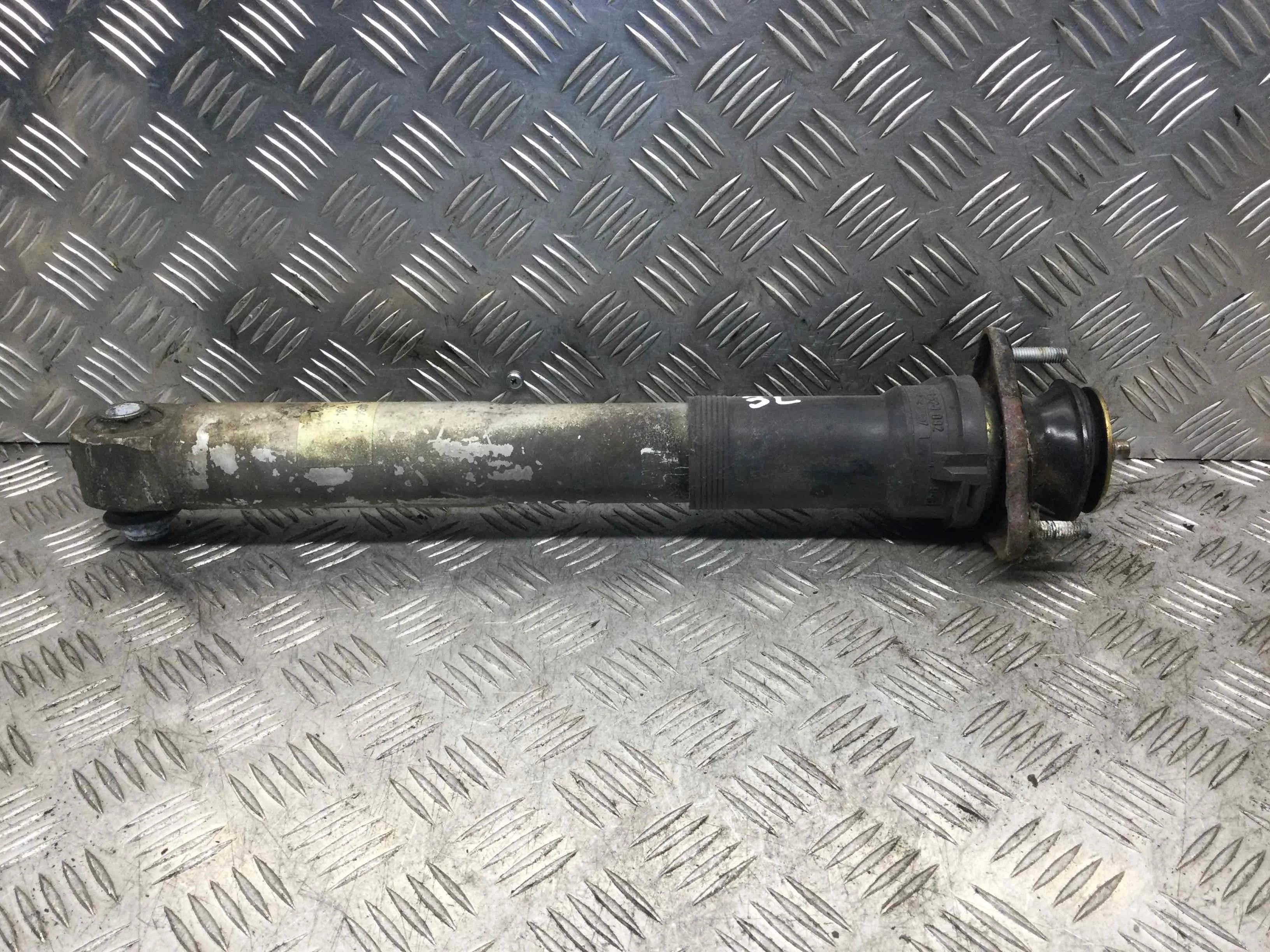 Амортизатор задний левый BMW 5-Series 5-Series E39 1995 - 2004 дизель 2.5  Автомат Универсал