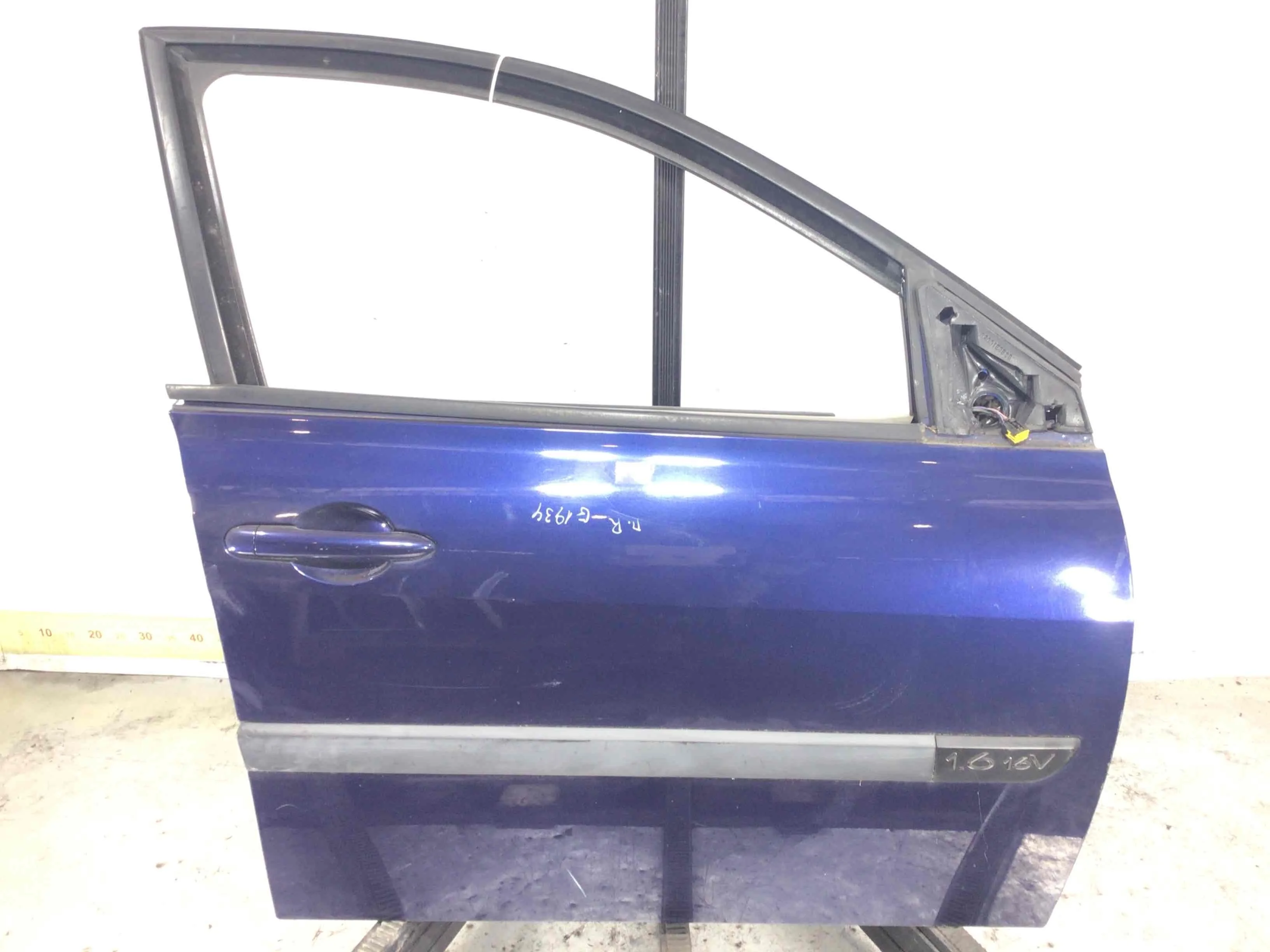 Дверь передняя правая Renault Megane 2 поколение (2002-2006) бензин 1.6 i Механика 5-дв, х/б