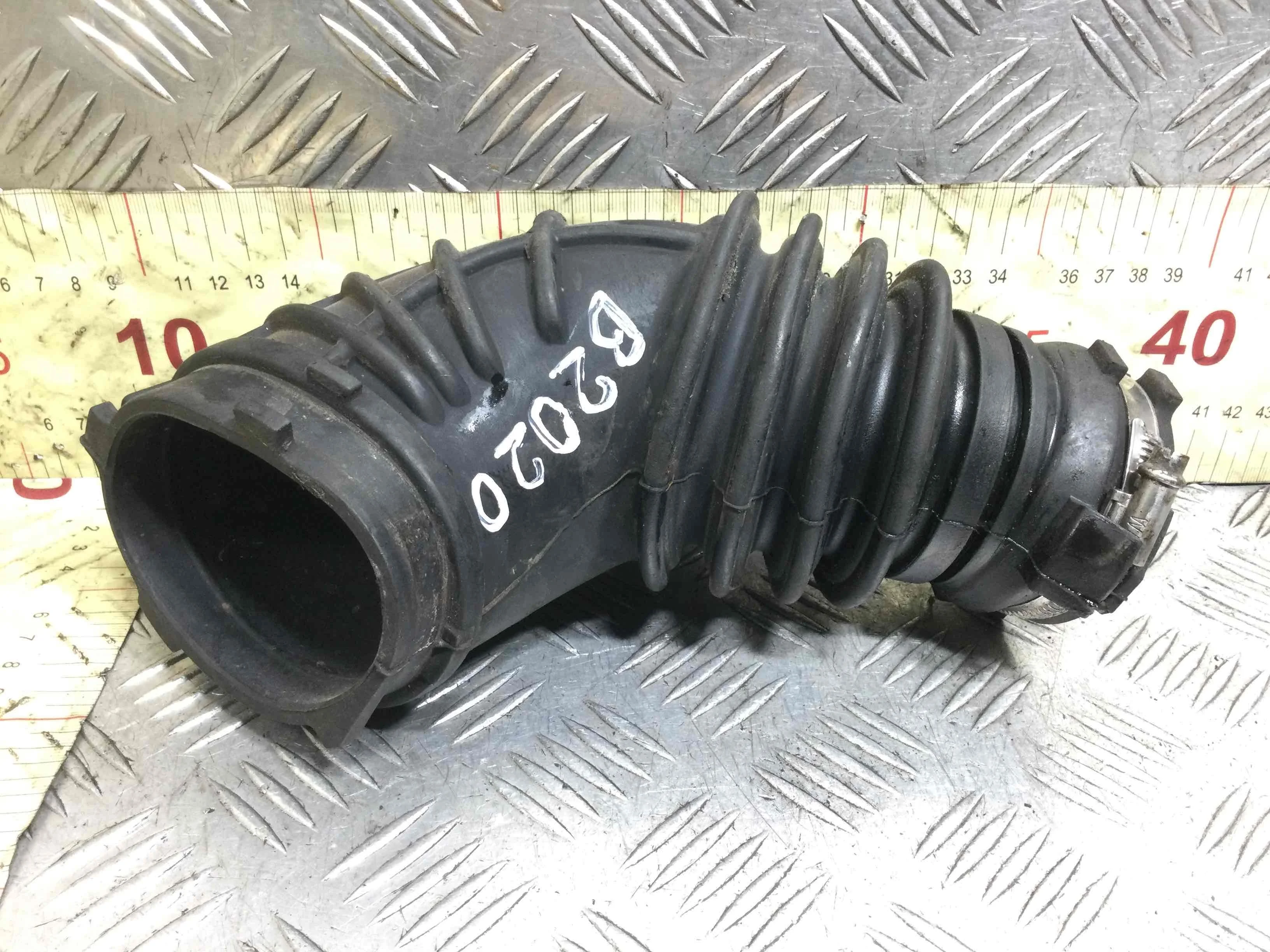 Патрубок воздушного фильтра Audi A4 B8/8K (2007-2011) бензин 2.0 i Механика Седан