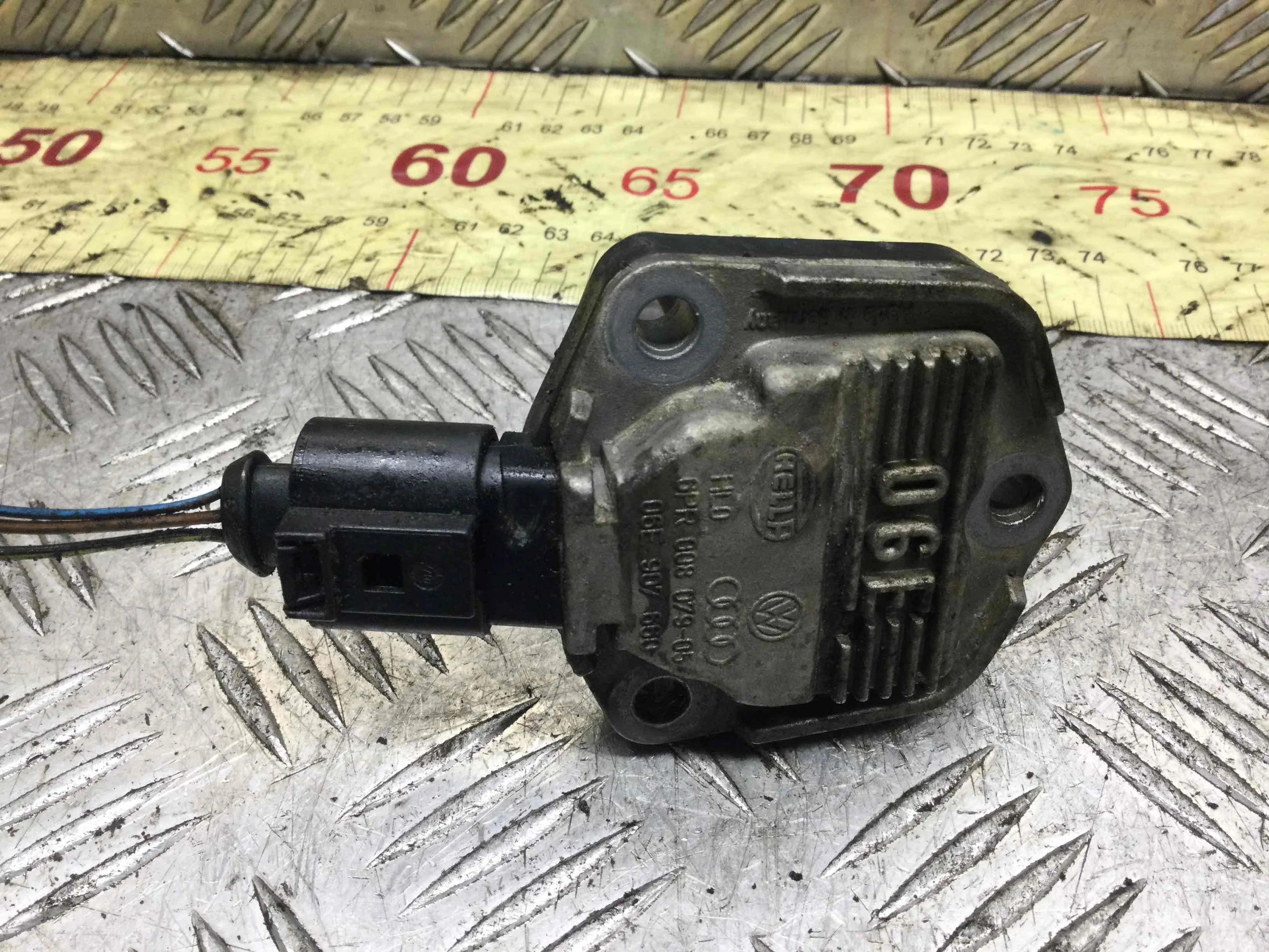 Датчик уровня масла Audi A6 C6/4F (2004-2008) дизель 3.0 TDI Автомат Универсал