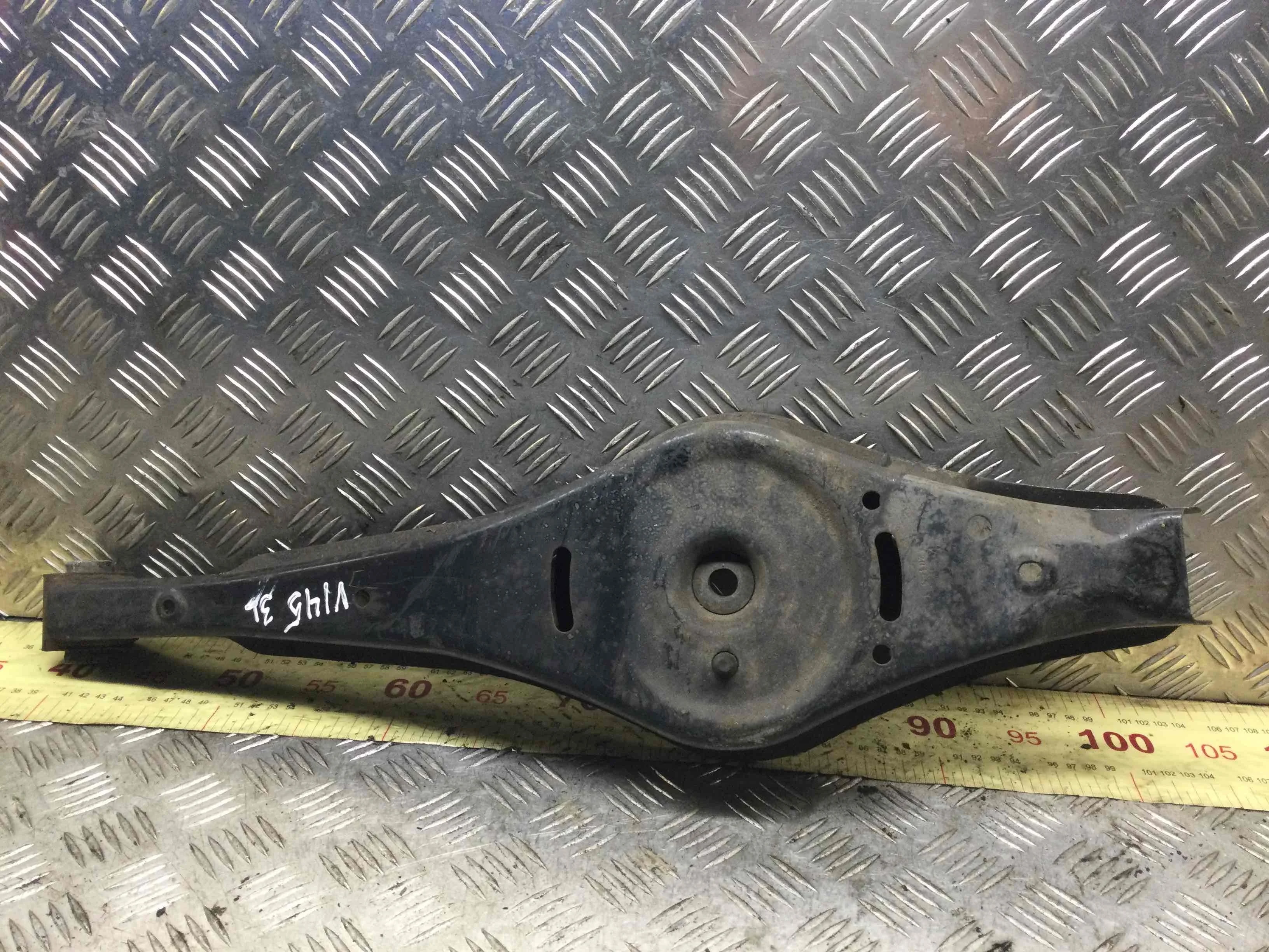 Рычаг задний левый Volkswagen Passat B6 (2005-2010) дизель 2.0 TDI Механика Универсал