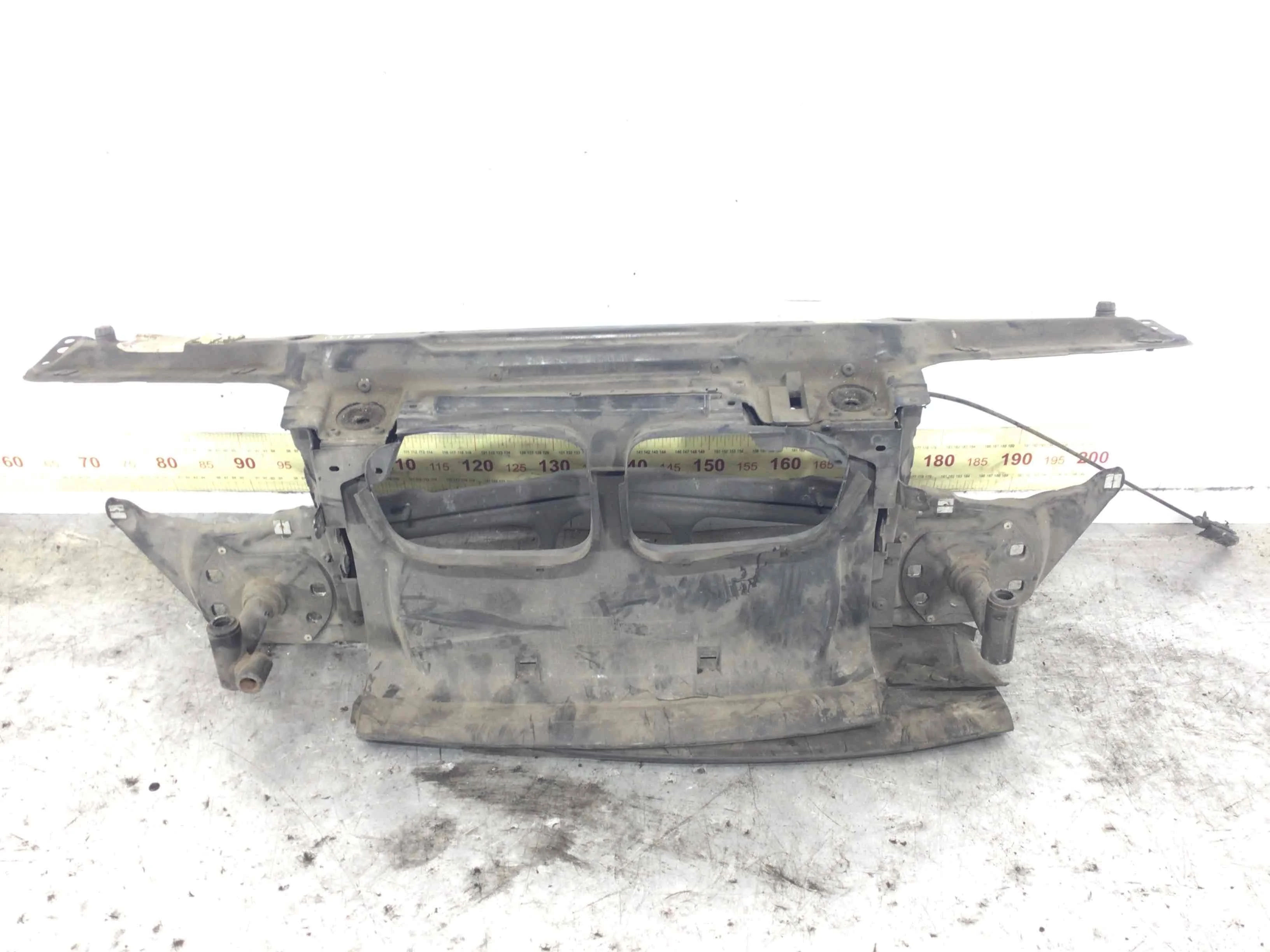 Передняя панель крепления облицовки (телевизор) BMW 3-Series 3-Series E46 1998 - 2006 бензин 1.8 i Механика Универсал