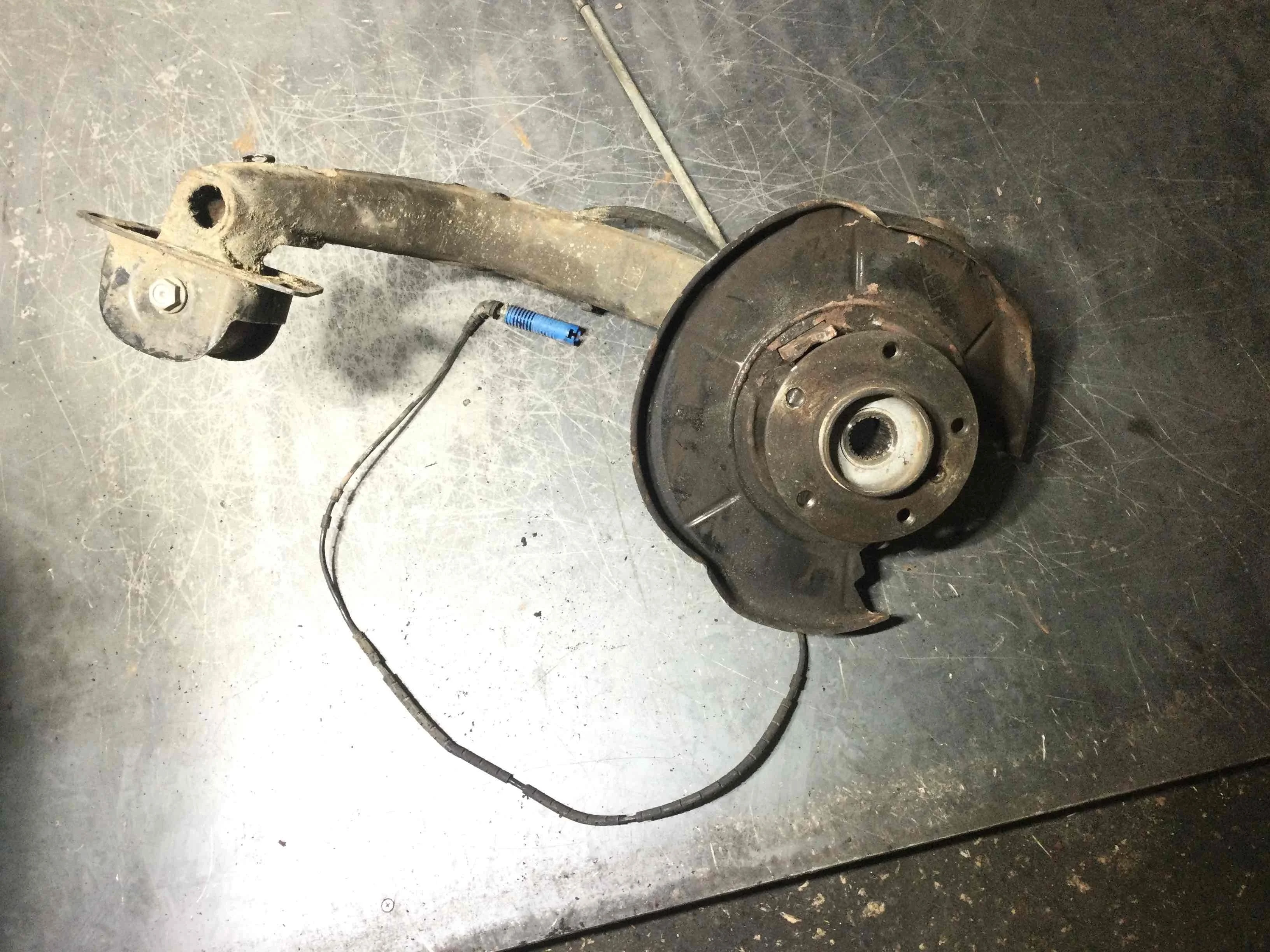 Ступица задняя правая BMW 3-Series 3-Series E46 1998 - 2006 бензин 1.8 i Механика 3-дв, купе