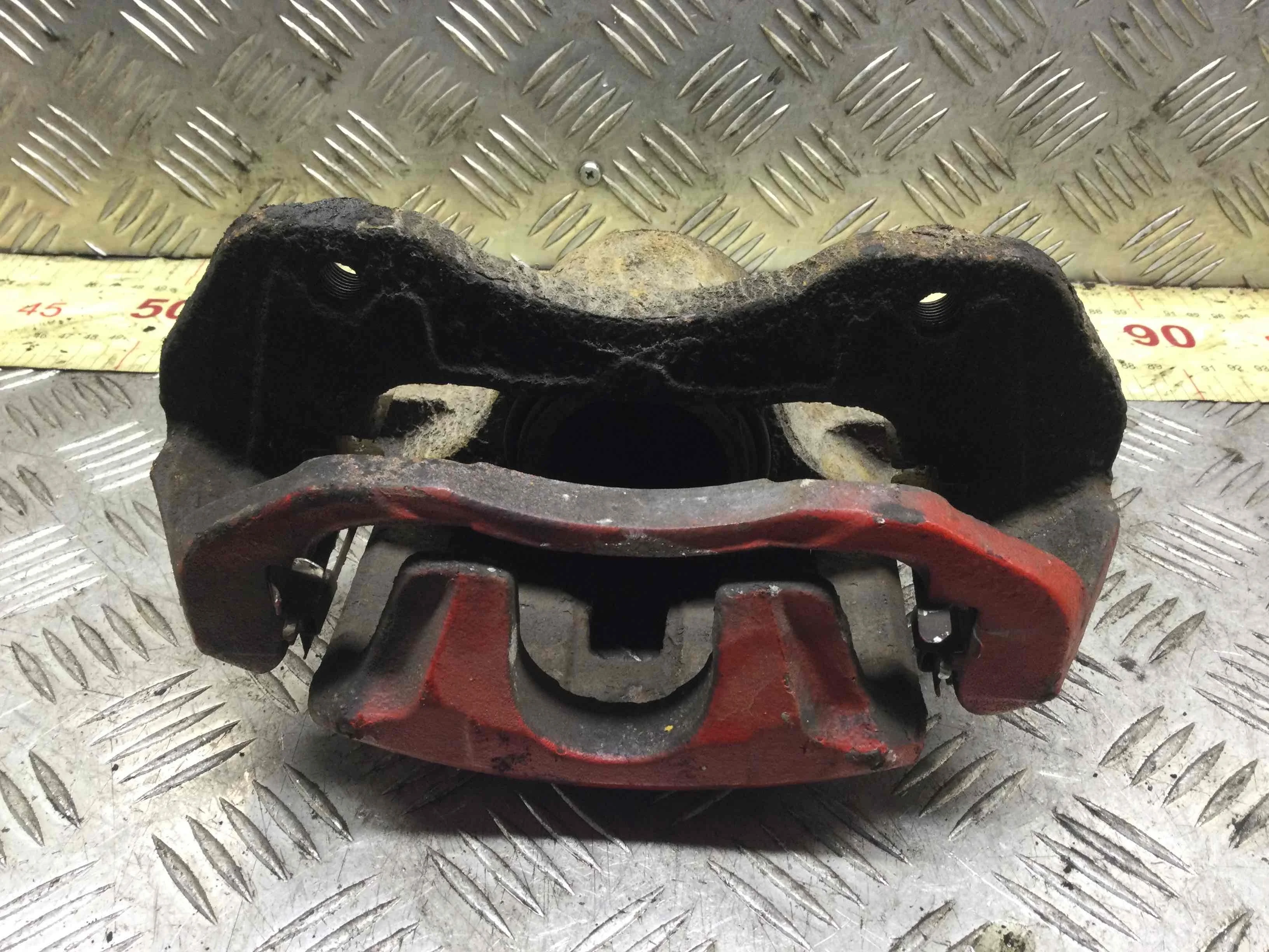 Суппорт передний правый Mitsubishi Lancer IX (2003-2007) бензин 2.0 i Механика Универсал