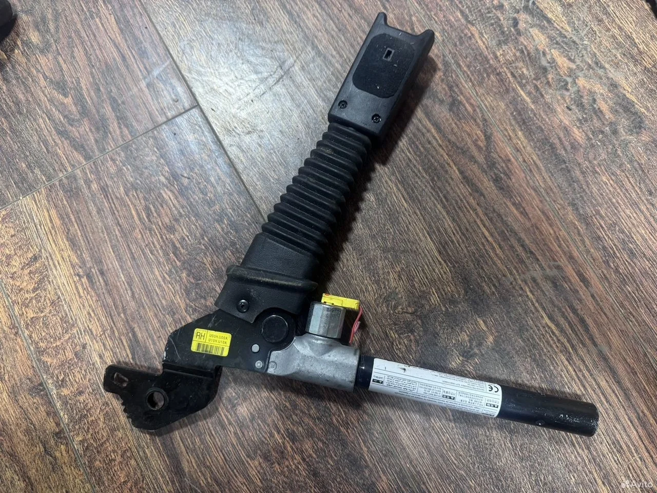 Преднатяжитель ремня передний правый kia sorento 3