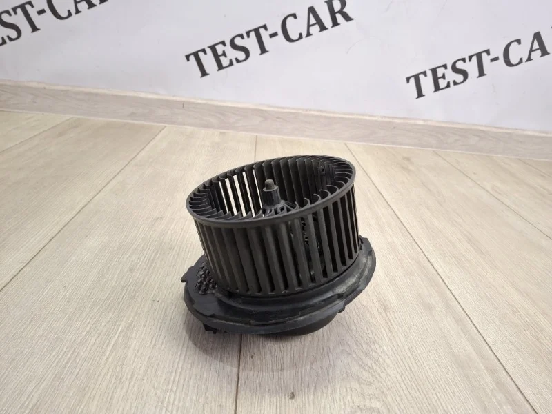 Моторчик отопителя VW Tiguan 2012-2018 5N