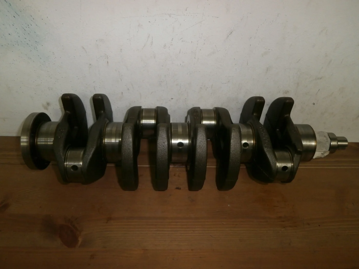 Коленвал Z16XER, A16XER 55560953 Опель Астра Н