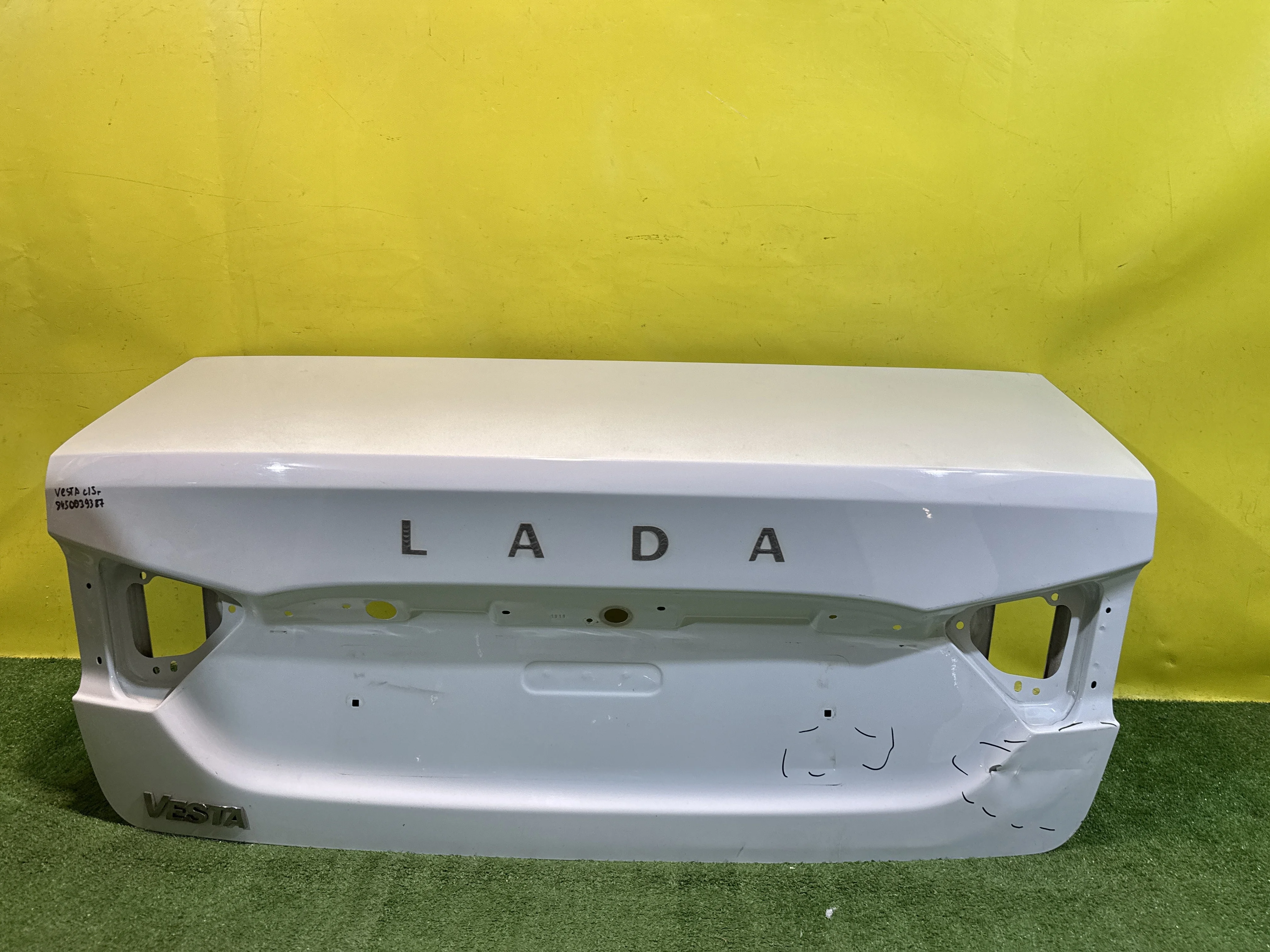 Крышка багажника Lada Vesta 2015- 8450039387 33645