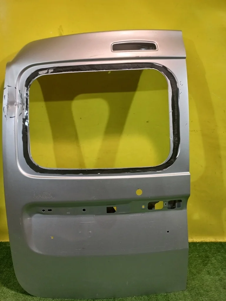 Дверь багажника левая  Lada Largus 2012- 901015964R 34569