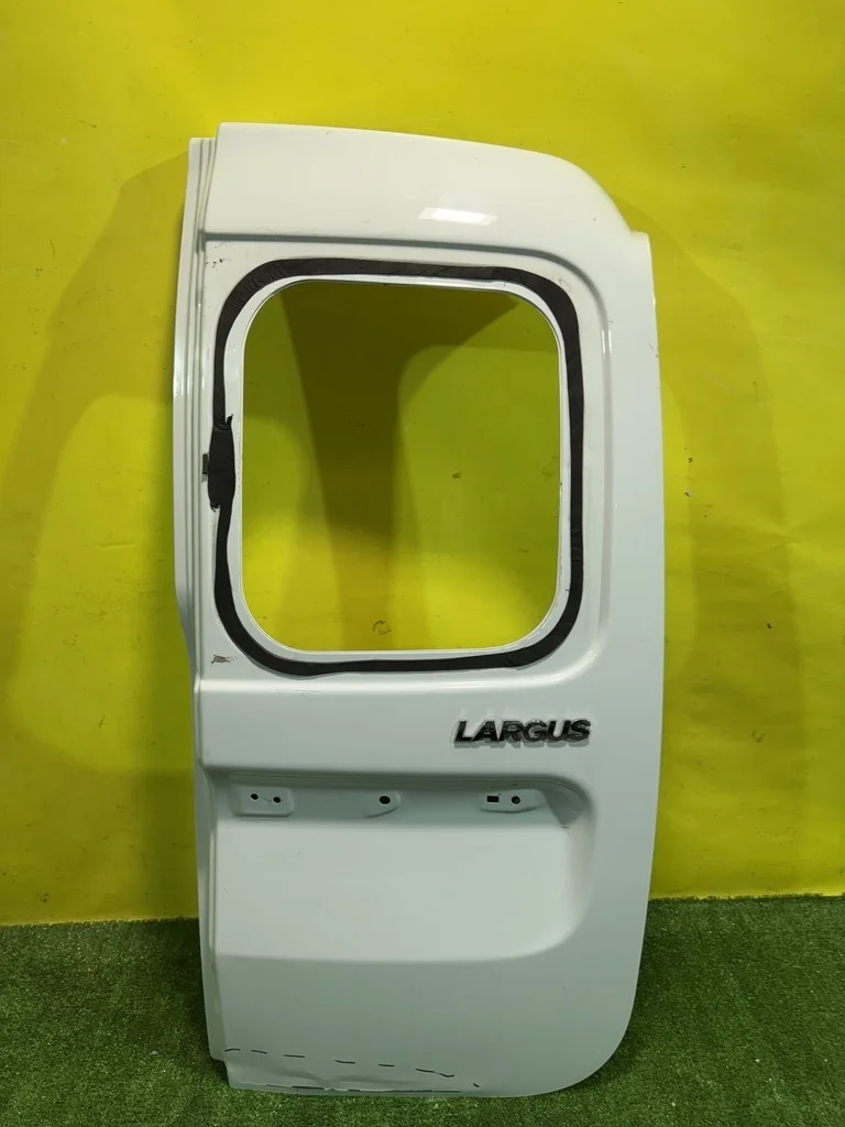 Дверь багажника правая  Lada Largus 2012- 901005637R 40430