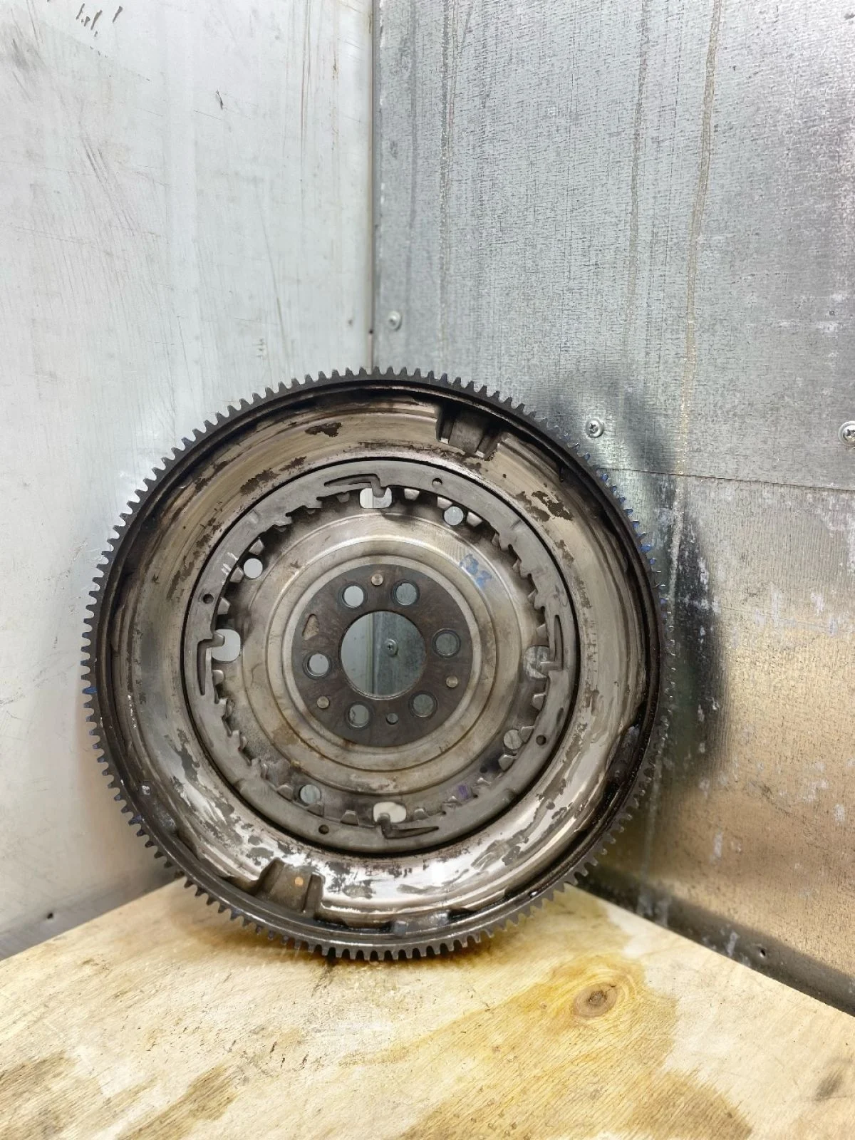 Маховик Volkswagen Passat CC B6 (2008—2012) Passat CC B6 (2008—2012) В наличии