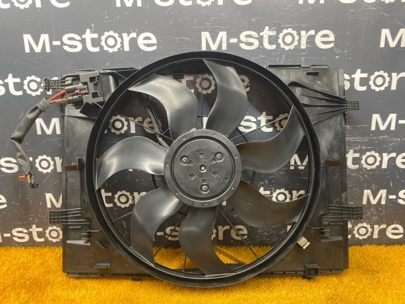 Вентилятор радиатора Mercedes-Benz C-Class 2014 A0999061000 W205 274.920