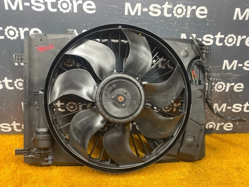 Вентилятор радиатора Mercedes-Benz C-Class 2010 A2045000755 W204 271.860