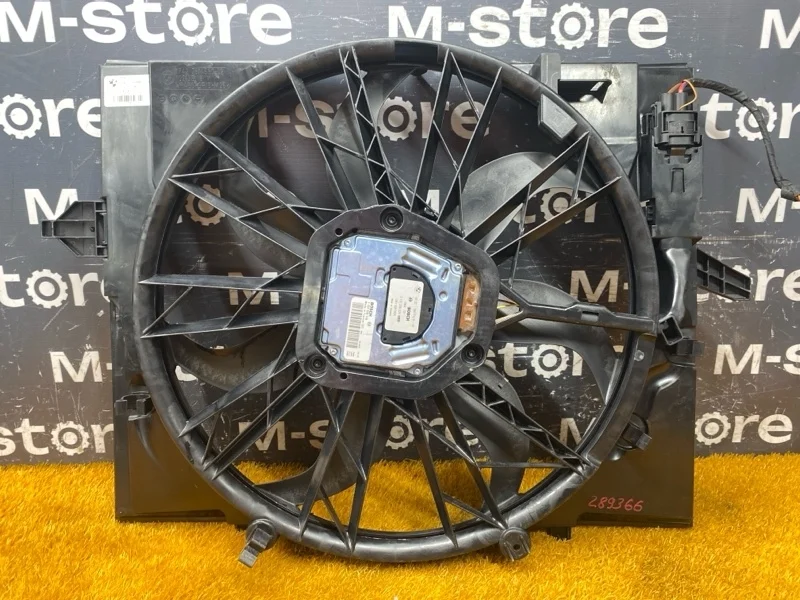 Вентилятор радиатора Bmw 5-Series 2005 17427524881 E60 N52B25A