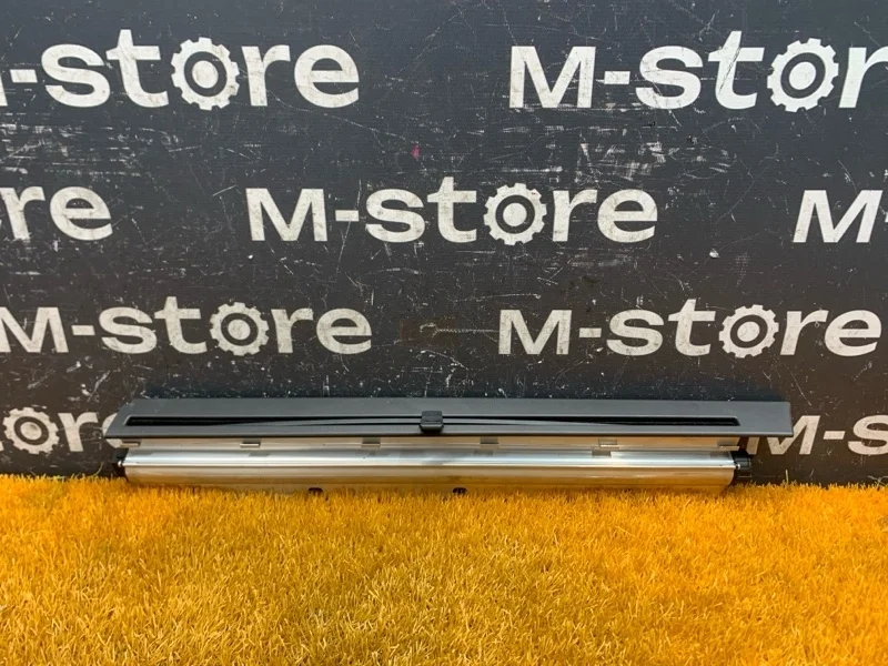 Шторка двери Bmw 5-Series 2010 1778752 F10 N55B30A, задняя левая