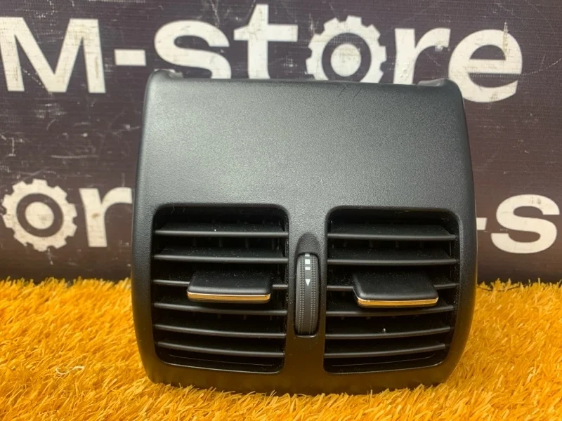 Дефлектор воздушный Mercedes-Benz C-Class 2012 A2048300954 W204 271.860, задний