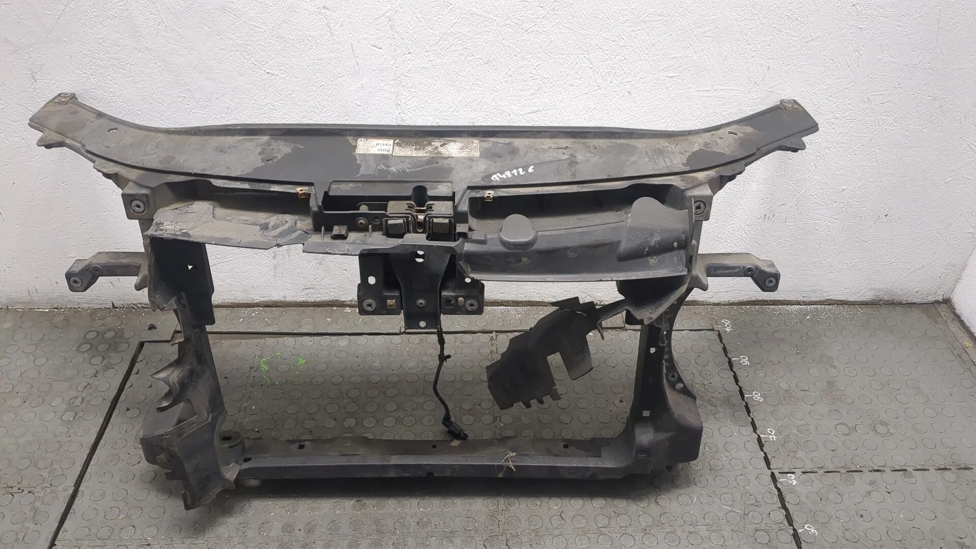 Рамка передняя (телевизор) Volkswagen Passat 7 2010-2015 Европа КПП 6-ст.мех.(МКПП) CFFB Дизель 2 л TDI