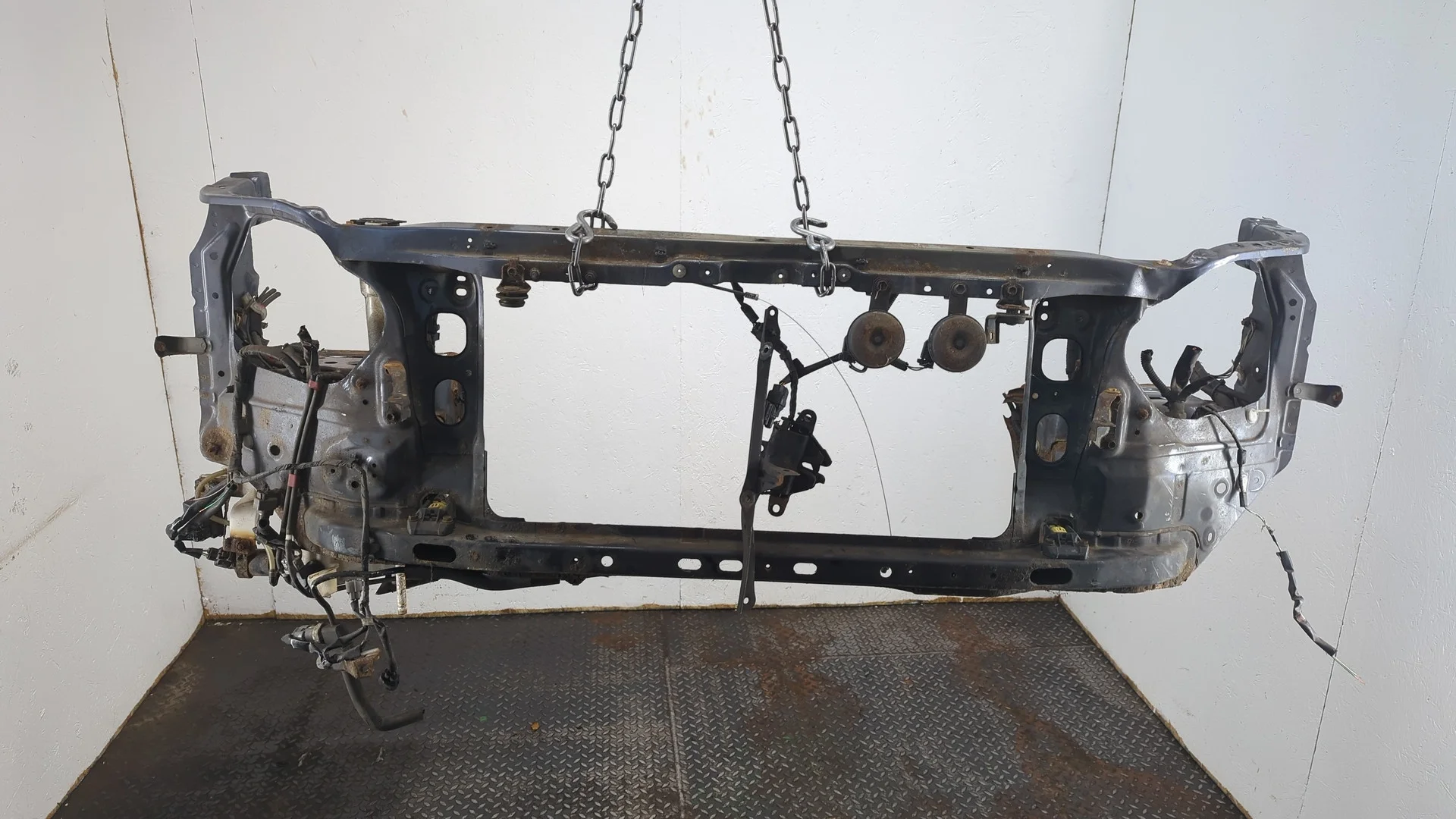 Рамка передняя (телевизор) Toyota Land Cruiser Prado (120) - 2002-2009 КПП автомат 4х4 (АКПП) 1KDFTV Дизель 3 л D-4D