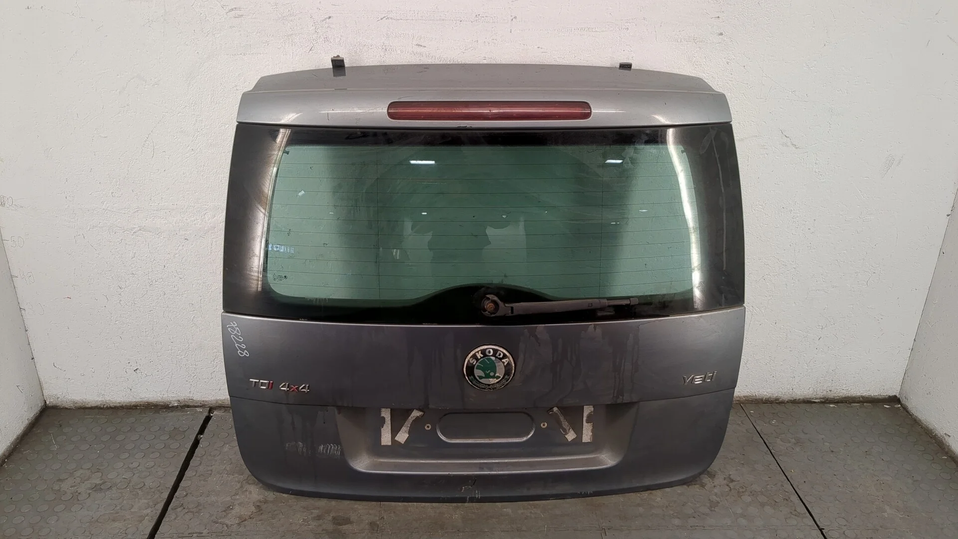 Крышка (дверь) багажника Skoda Yeti 2009-2018 КПП 6-ст.мех 4х4 (МКПП) CFHC Дизель 2 л TDI