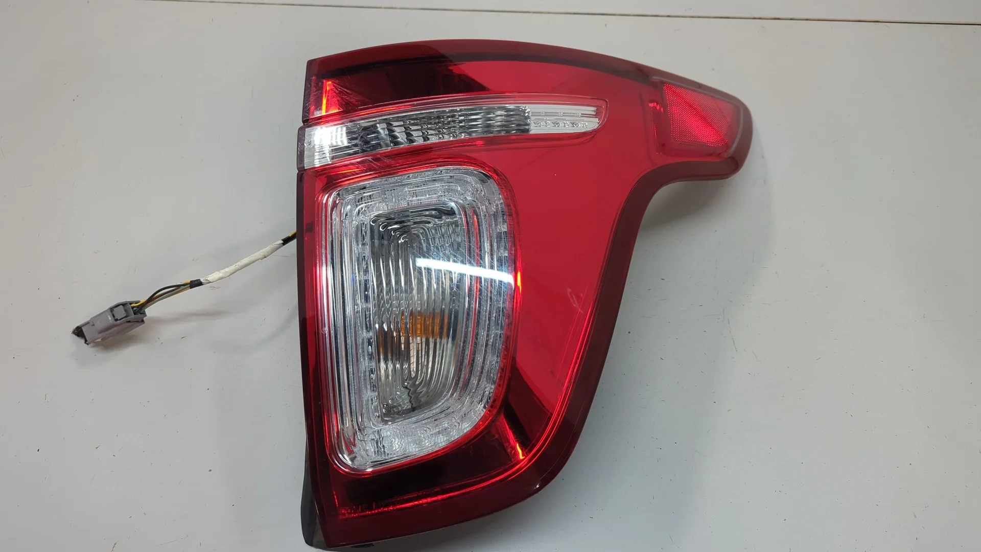 Фонарь (задний) Ford Explorer 2010-2015 КПП автомат (АКПП) Б/Н 3.5i Бензин 3.5 л Инжектор