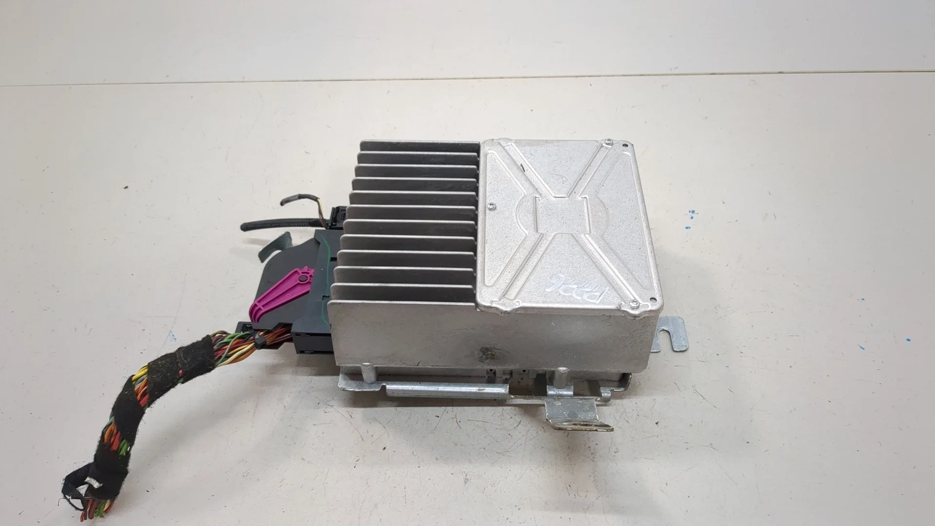 Усилитель магнитолы Mercedes-Benz M-Class W164 2005-2011 КПП автомат 4х4 (АКПП) M272.967 Бензин 3.5 л Инжектор