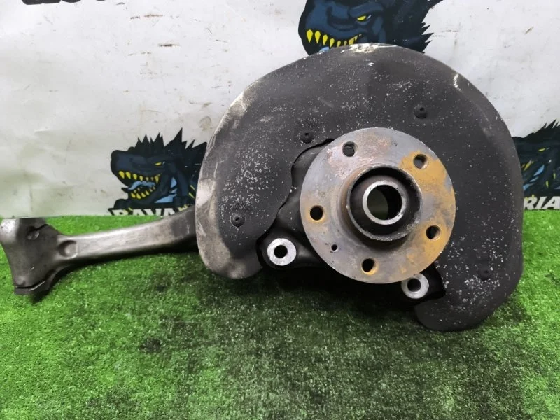 Кулак передний правый Audi A4 2014 4G0407254B B8 CDN