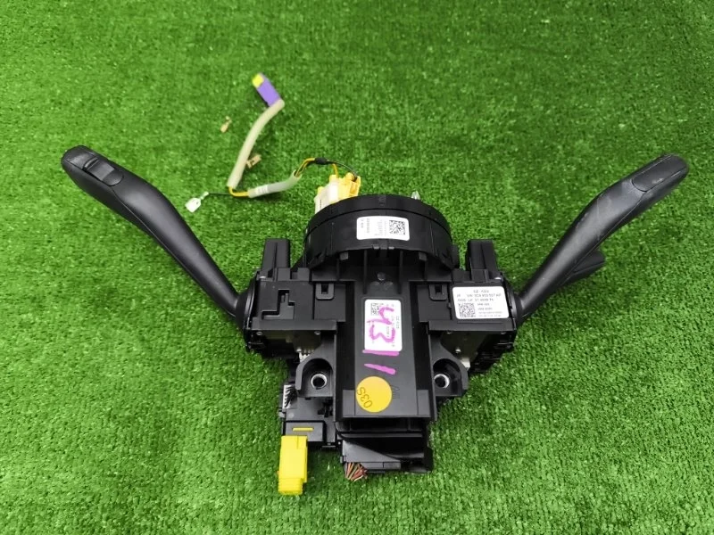 Переключатель подрулевой volkswagen Passat 2007 3C9953513S B6 BZB